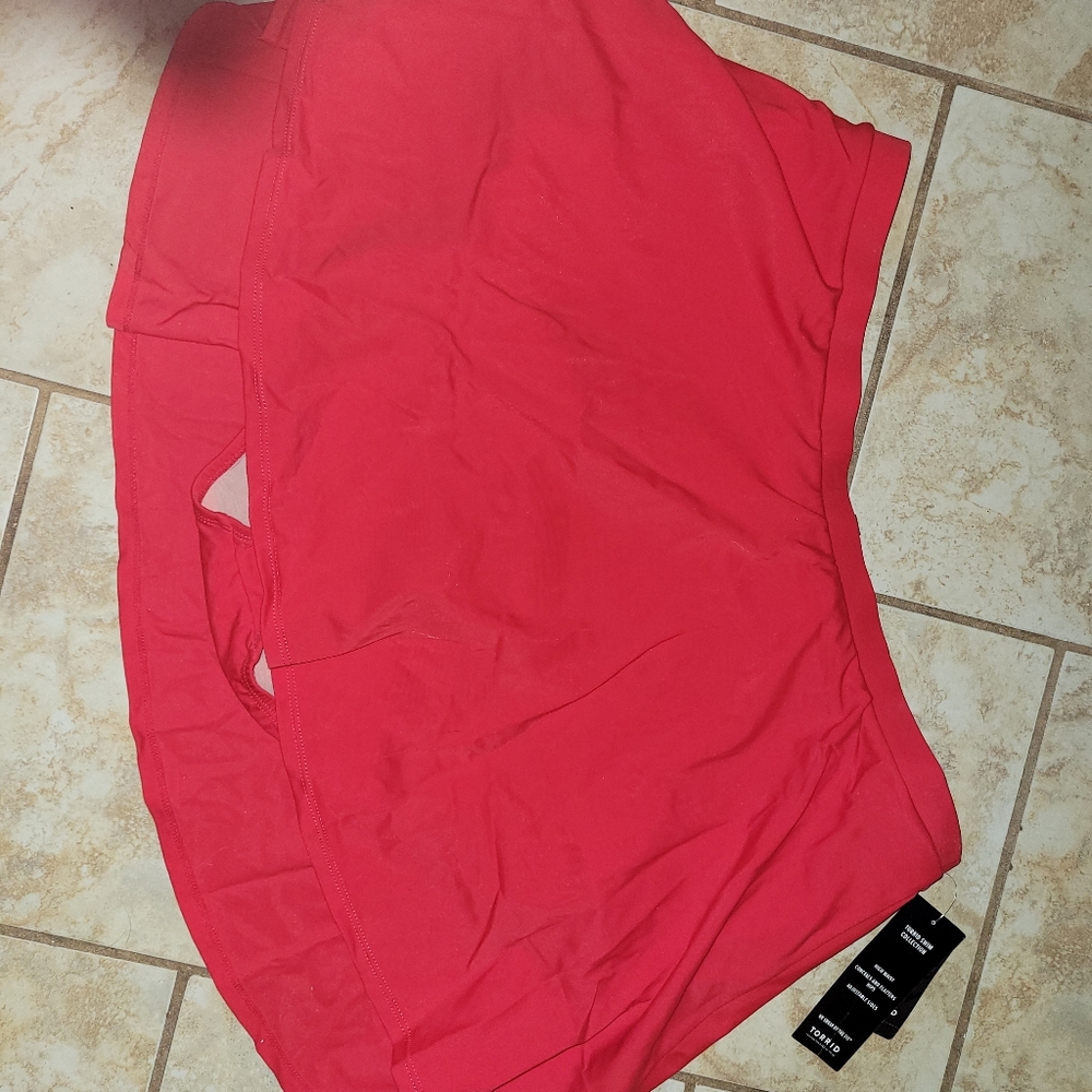 New Torrid Red swim skirt size 2